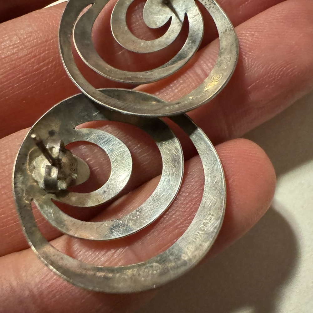 Vintage Artist signed 925 Sterling silver spiral swirl earrings with 14K post 4g - Picture 8 of 12